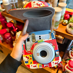 适用富士拍立得kitty收纳包mini12相机包斜挎便携防震保护套卡通