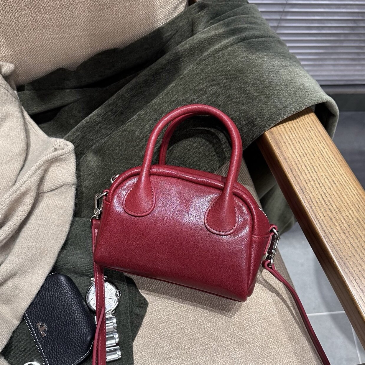 2026新款小众设计植揉牛皮女包手提简约百搭包斜挎包迷你保龄球包