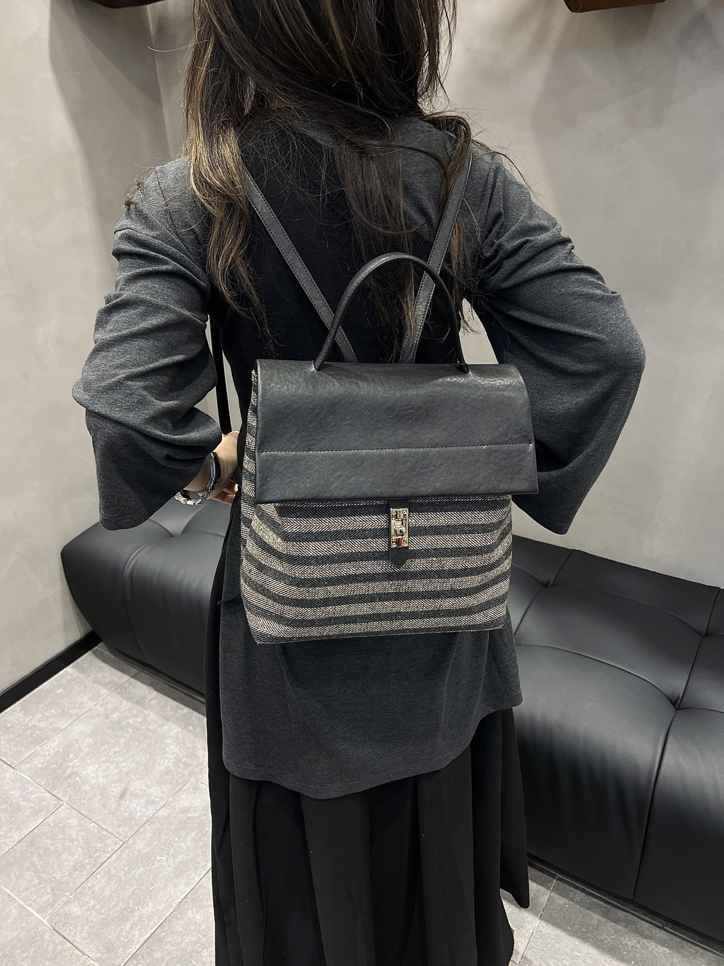 2025新款条纹帆布包休闲学生双肩包时尚百搭牛仔布配皮包包