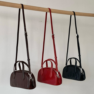 2025春秋小众设计新款女复古韩系高级感手提包简约质感通勤斜挎包