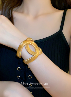 欧美蛇形金色开口手镯轻奢小众设计感精致夸张镯子女个性手环手饰