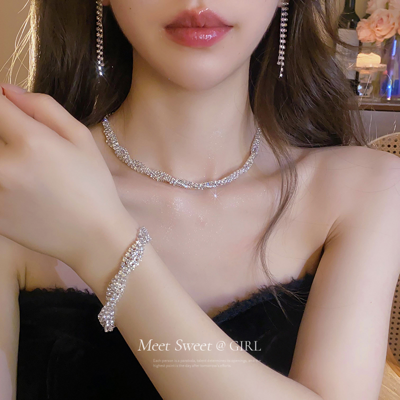 银色闪钻手链耳钉项链套装女款2025新款高级感轻奢小众锁骨链配饰