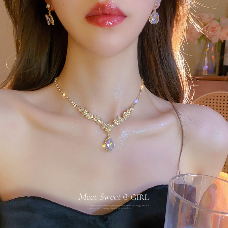 闪钻水滴锆石耳钉项链套装晚礼服配饰新娘婚纱锁骨链轻奢小众颈链
