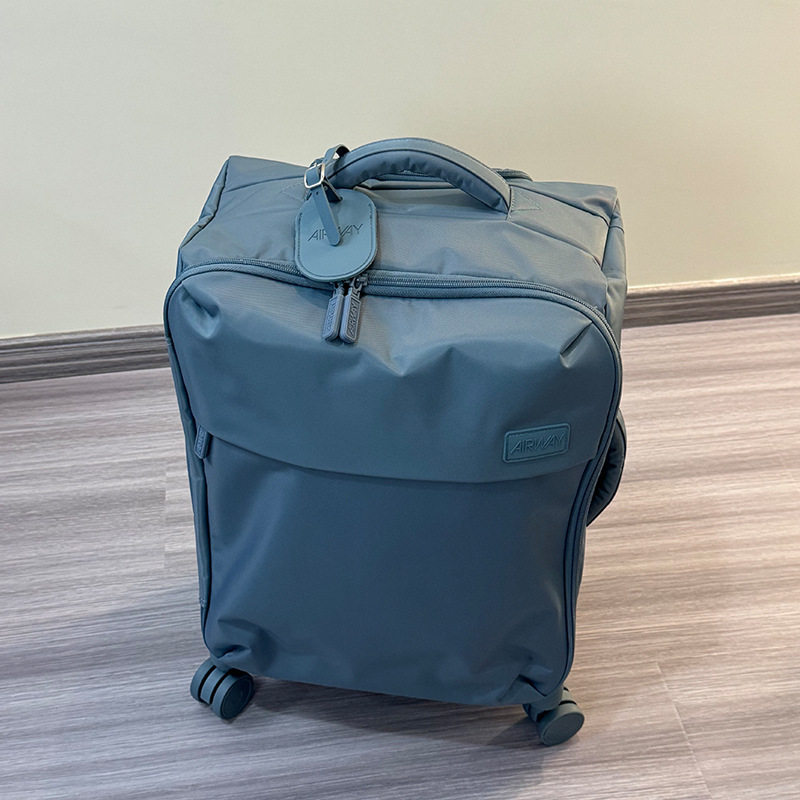 日本进口超轻航空级防刮登机箱
