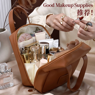 日本品质化妆包女2025新款高端便携式洗漱包袋大容量手提收纳包