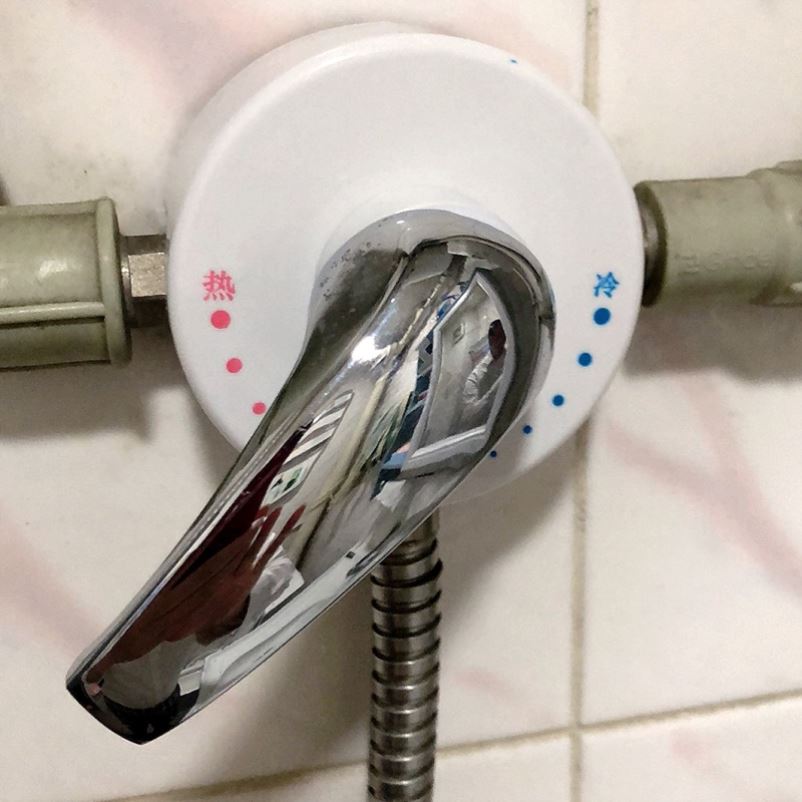 全铜体老式贴墙式混水阀家用电热水器配件明装电镀款混水阀通用