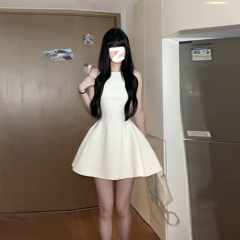 白色连衣裙子女夏季法式小个子高级感收腰显瘦无袖背心小白裙短裙