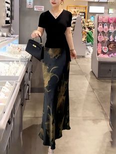 t恤女洋气印花半身裙 夏装 搭配一整套装 时尚 气质设计感绑带V领短袖