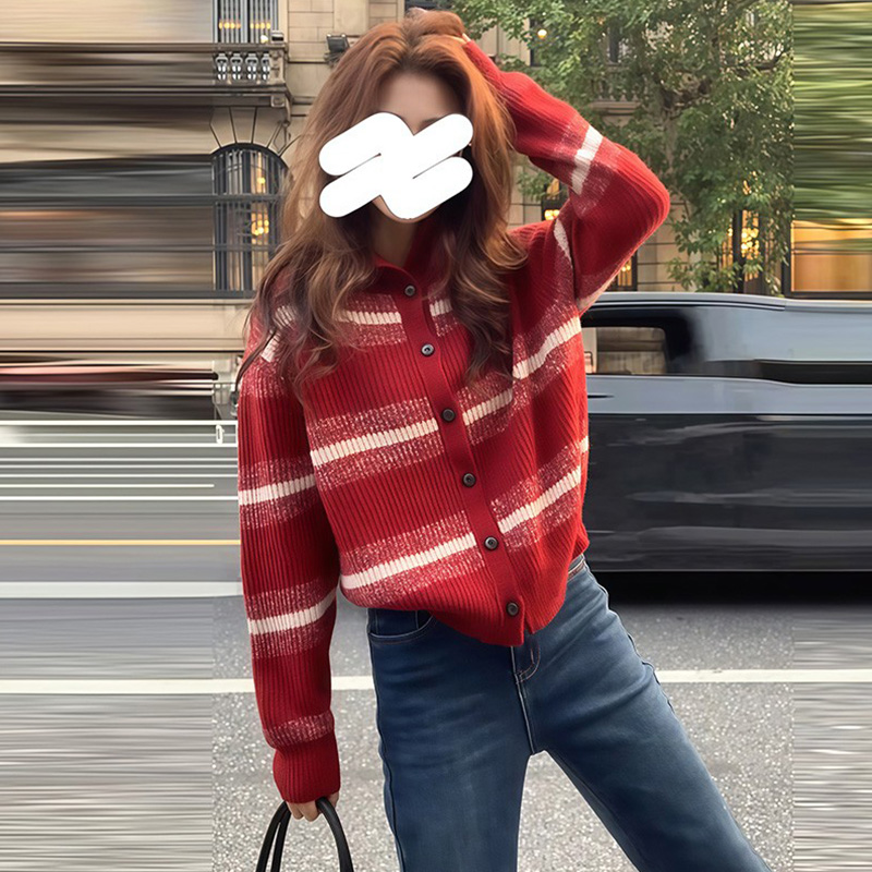 高级感红色条纹针织开衫女2