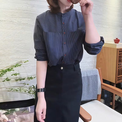 圆领秋季长袖气质衬衫2025年新款百搭个性潮流女装休闲风条纹上衣