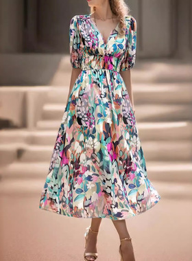 V-neck printed short sleeved jumpsuit skirtV领印花短袖连衣裙