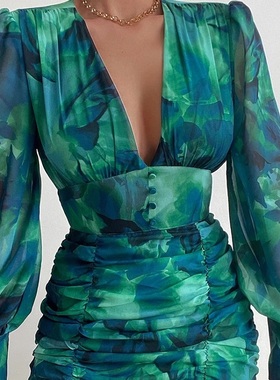 Casual V-Neck Fitted Pleated Dress休闲V领修身长袖百褶连衣裙