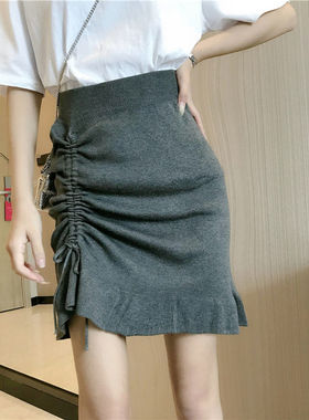 Solid color hip irregular ruffle skirt纯色包臀不规则荷叶边裙