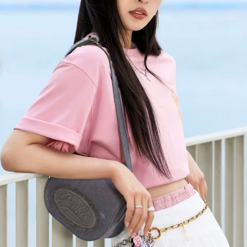 【自营】MLB七夕女包做旧LOGO斜挎通勤复古仿牛仔单肩包春夏CRVD1
