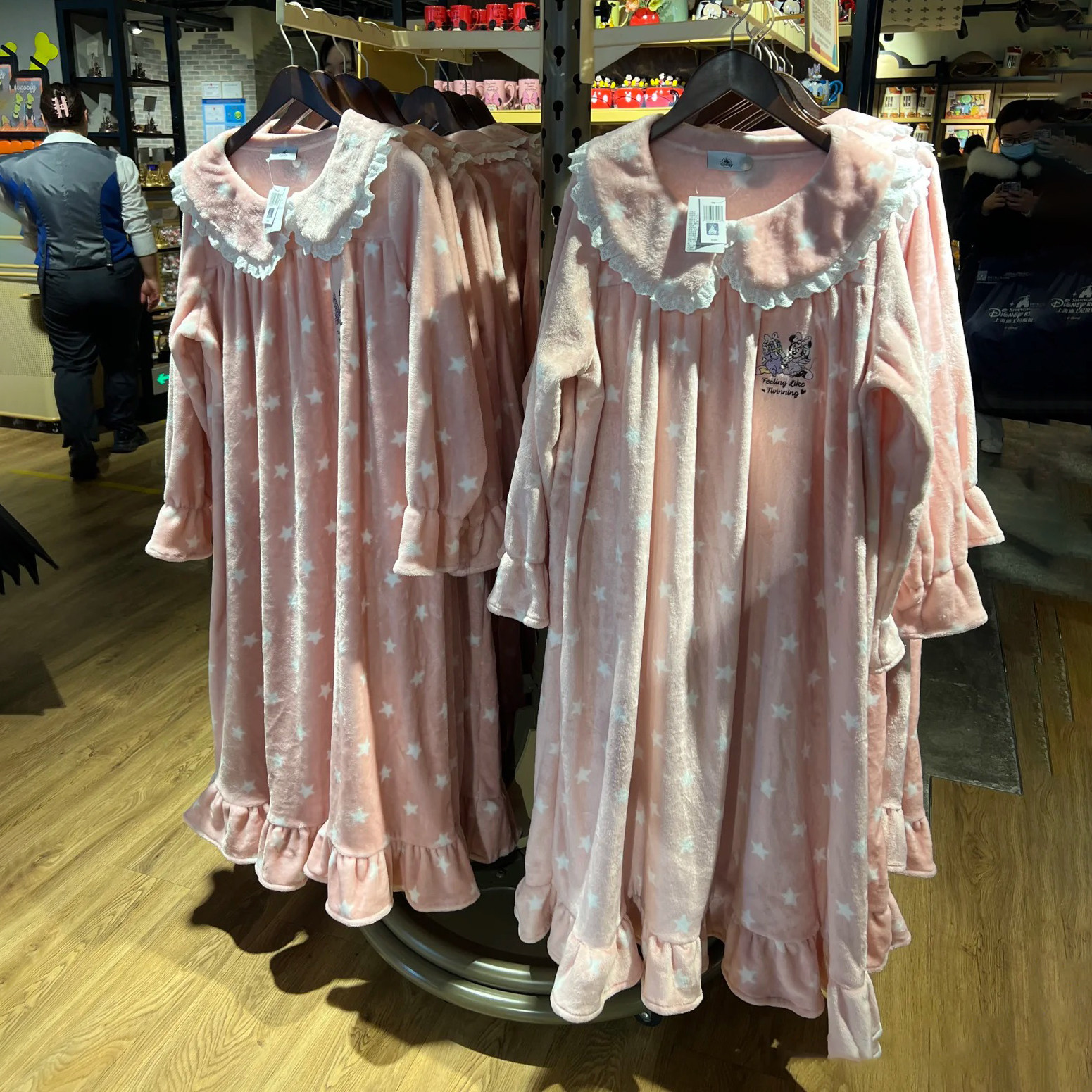 正品特卖迪士尼米妮黛丝家居服睡裙连衣裙米妮睡衣成人女睡袍服饰