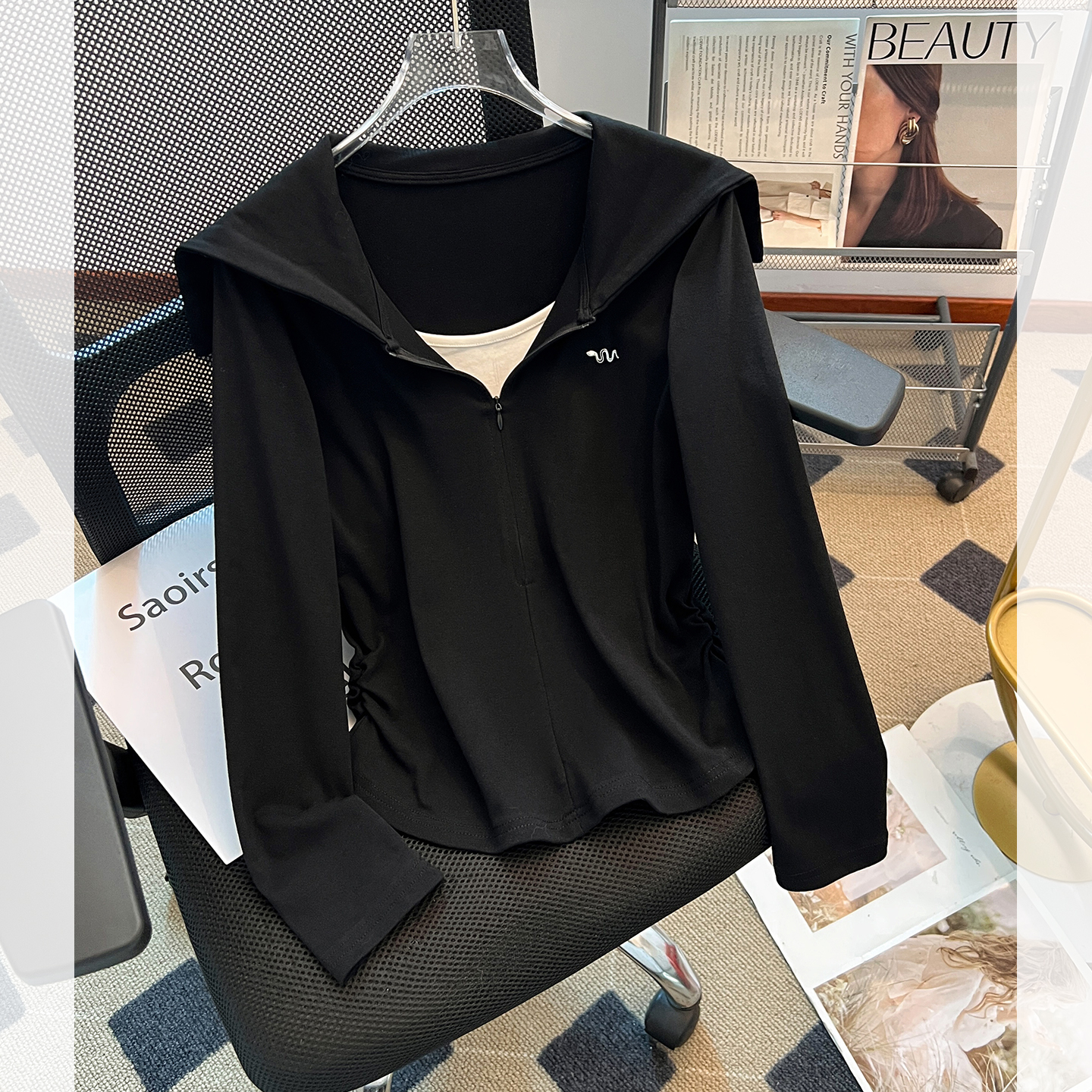 黑白拼接假两件海军领长袖t恤女