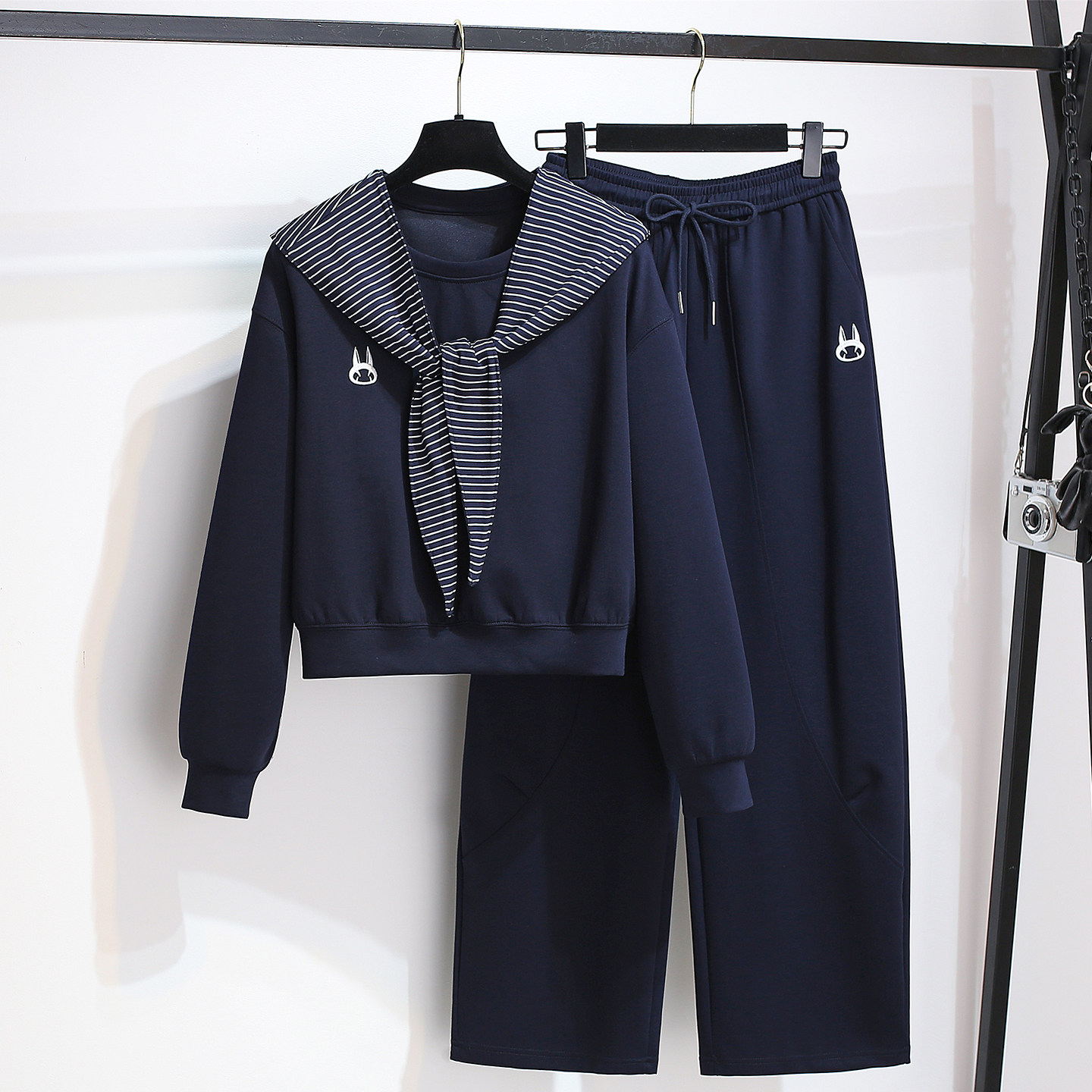 藏蓝色披肩卫衣搭配弯刀阔腿裤子女2026春装新款休闲运动服两件套