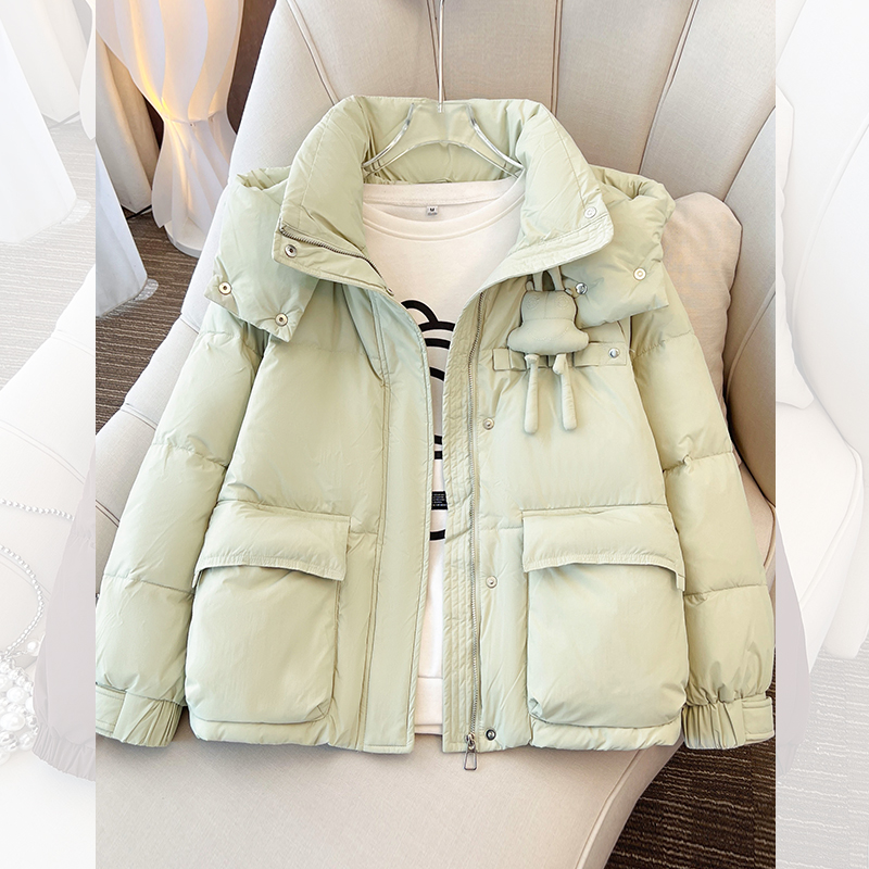 浅绿色连帽超好看短款羽绒服女士