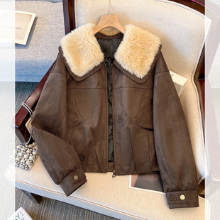 超火咖色羊羔毛大翻领麂皮厚外套羽绒服白鸭绒内胆女2025冬装 新款
