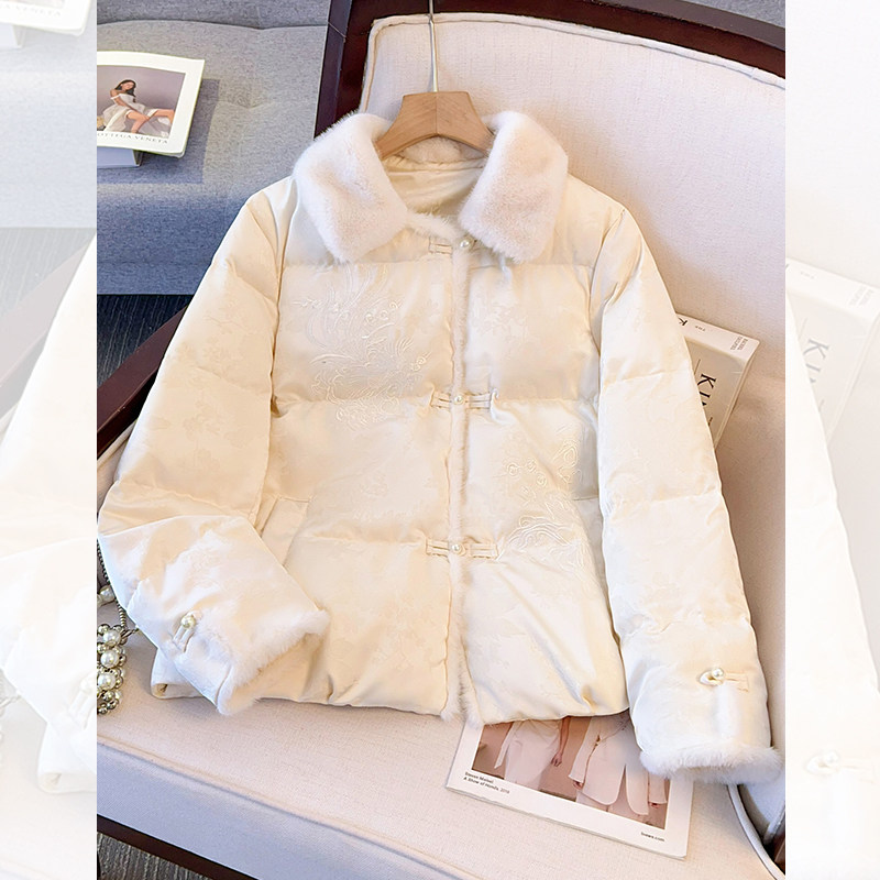 今年流行新中式国风盘扣刺绣小短款羽绒服女2025冬天新款翻领外套,女装/女士精品,羽绒服,淘宝优惠券,粉丝福利购,淘宝优惠卷