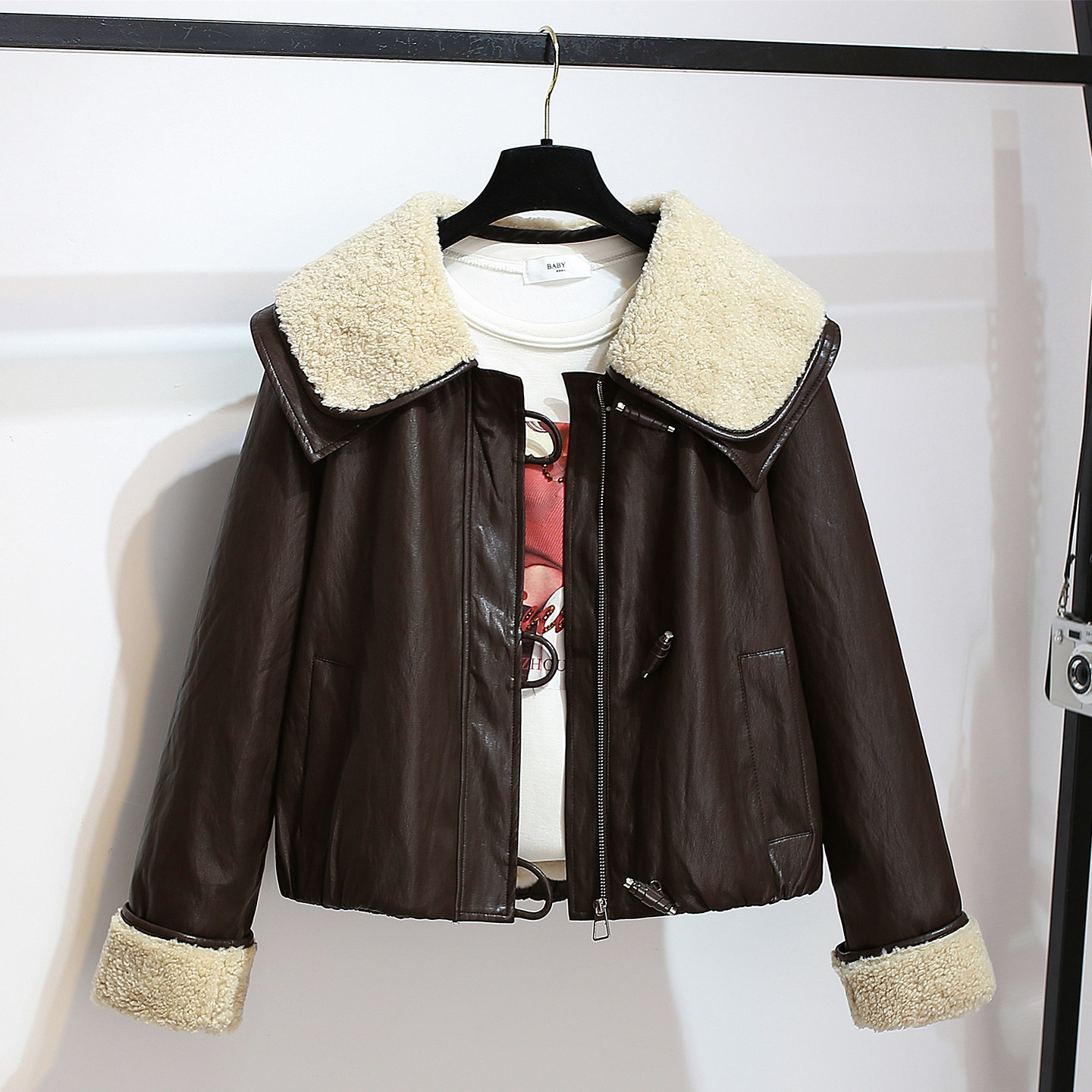 羊羔毛大翻领加绒加厚pu皮衣外套