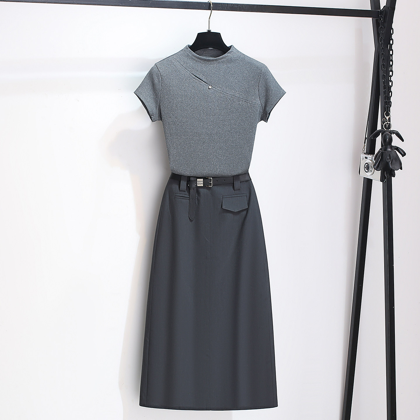 立领短袖T恤西装半身裙两件套装