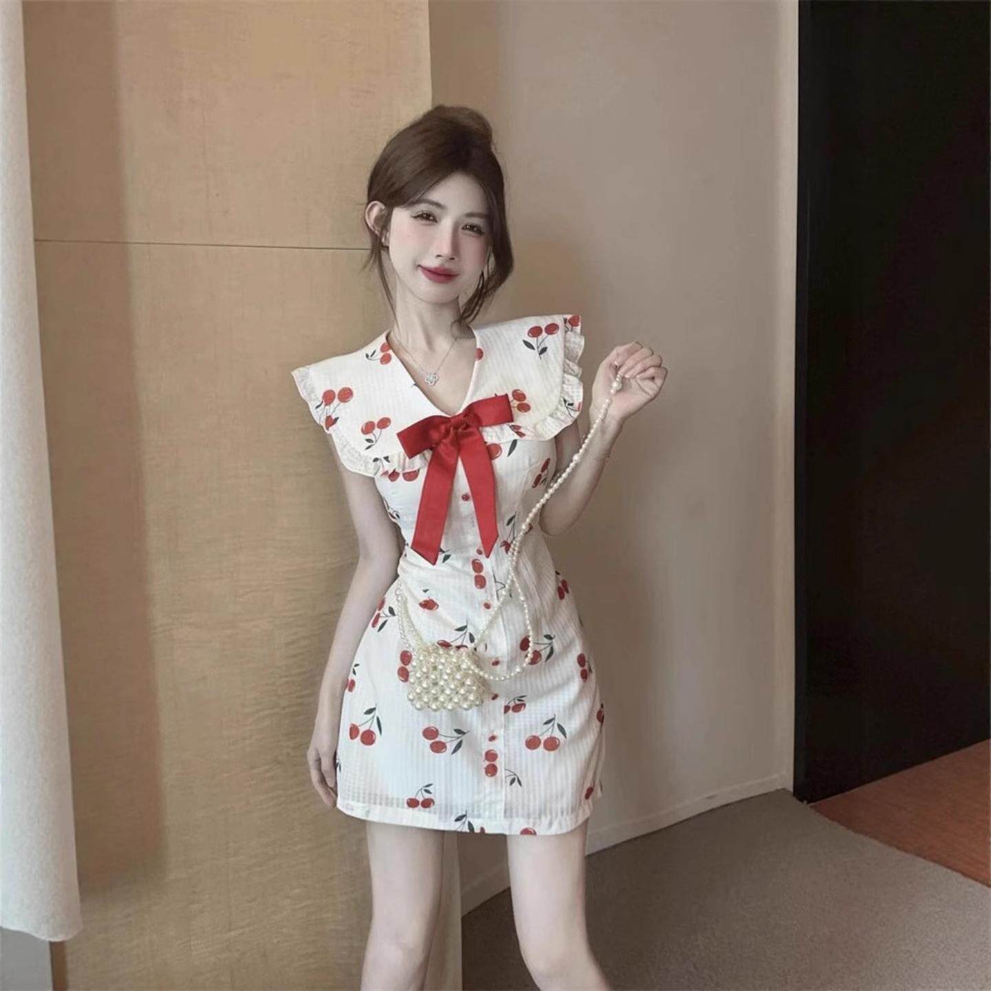 娃娃领桔梗法式碎花连衣裙新款女