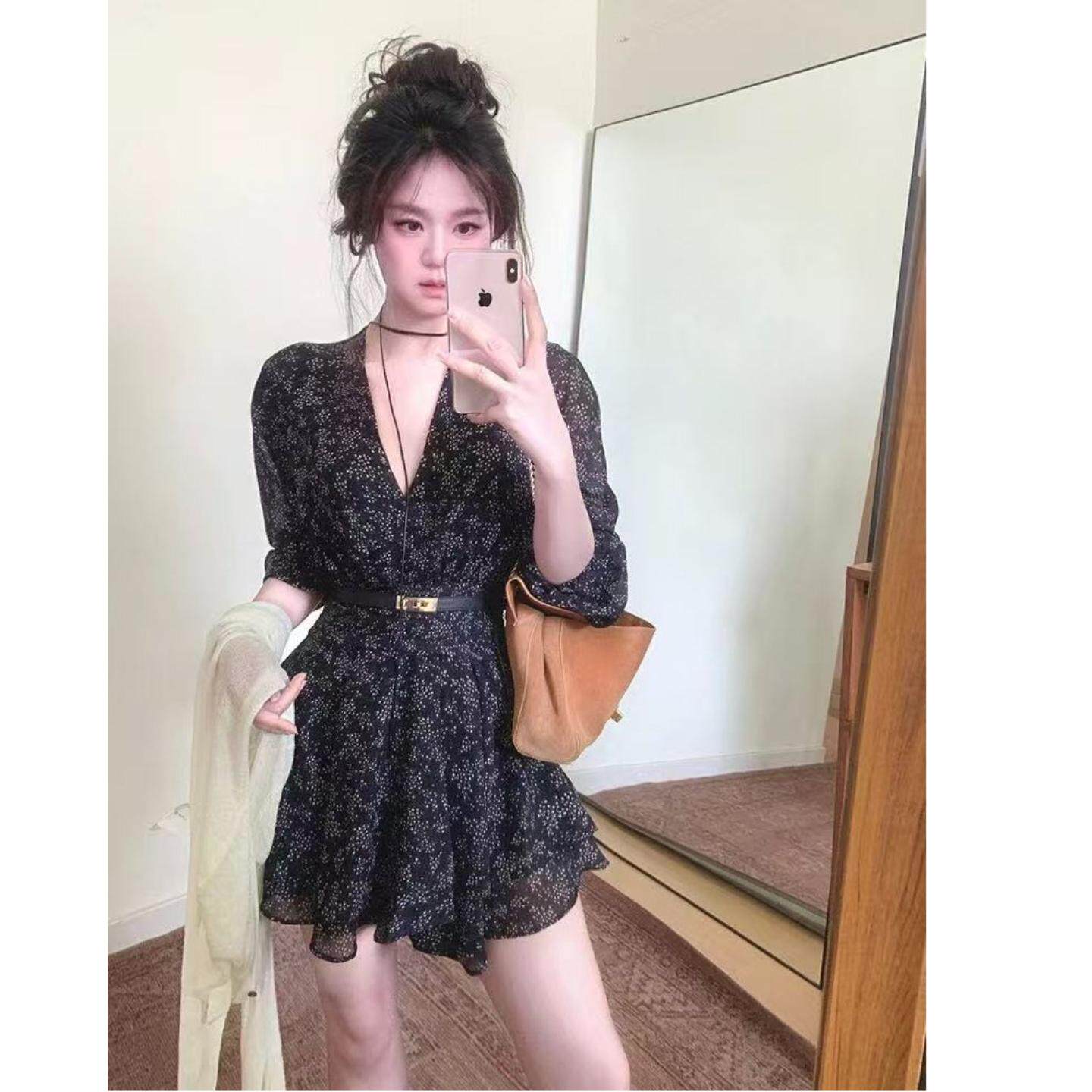 法式复古V领碎花连衣裙女设计感