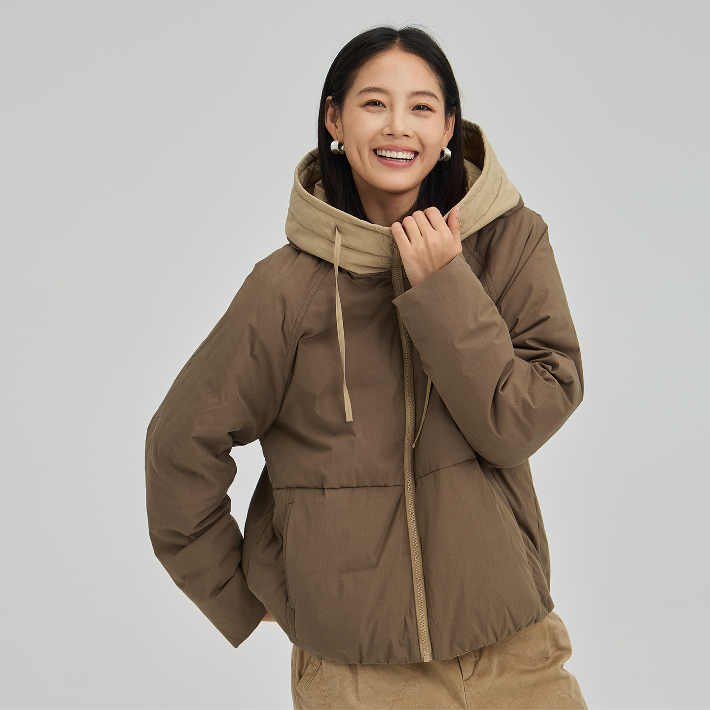 无色无味女款轻便羽绒服短款外套