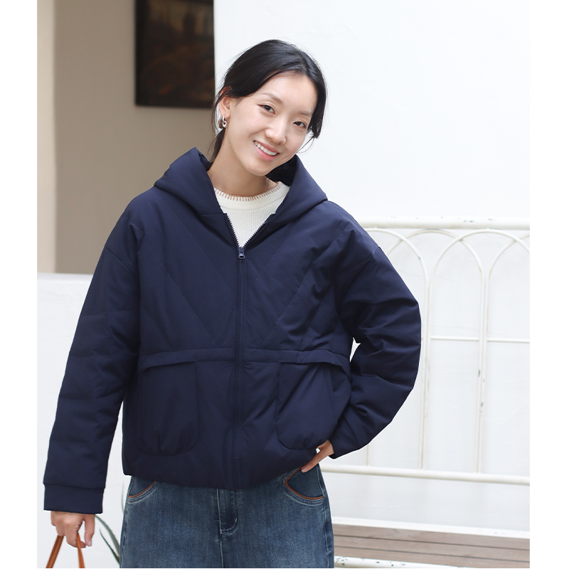 无色无味休闲短款连帽羽绒服