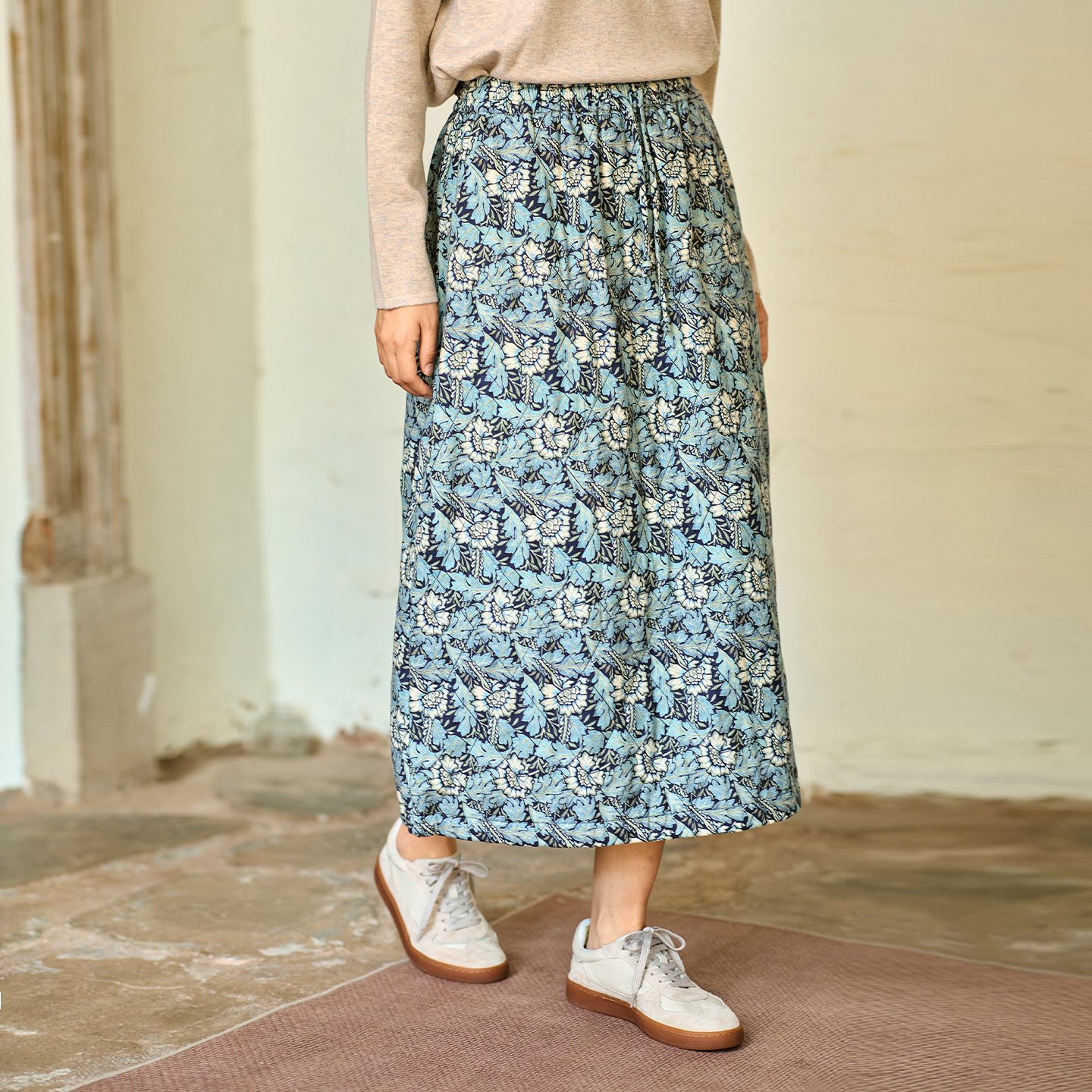 无色无味复古收口松紧腰半裙