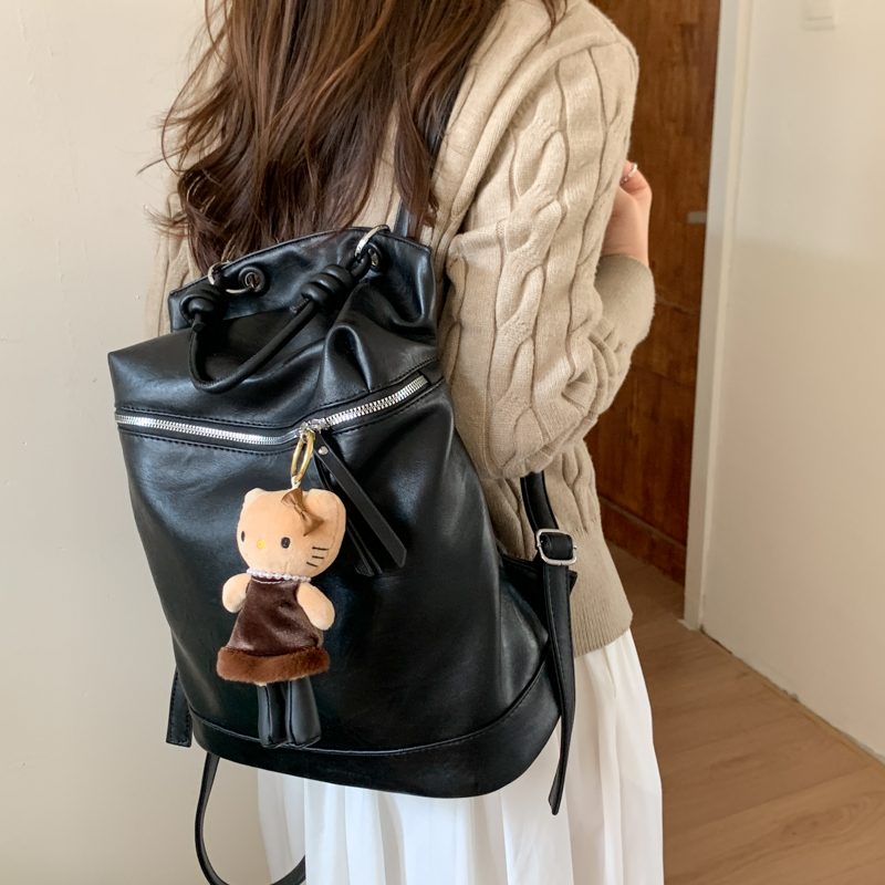 流行复古黑色双肩包包女美式小众大容量软皮背包休闲女生旅行书包