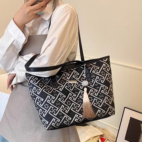 超火新中式托特包包女2025