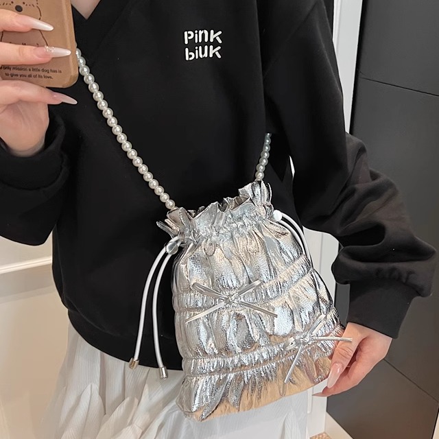 小众手机包高级感银色小包包