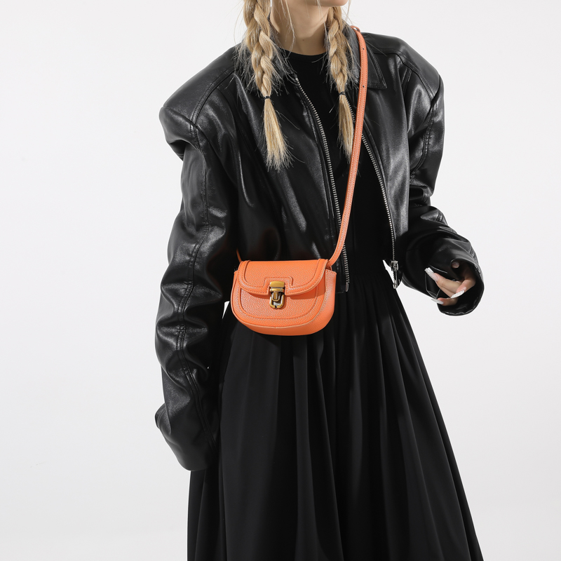 夏天小马鞍包包女2025新款