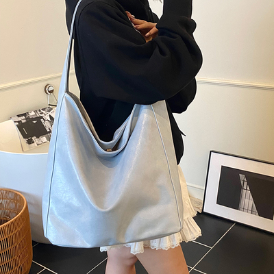 小众休闲油蜡皮包包女2025