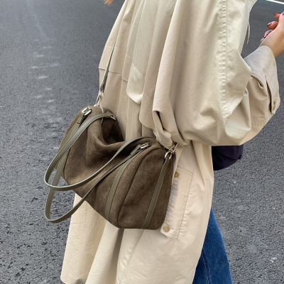 时尚斜挎包小众百搭通勤旅行包