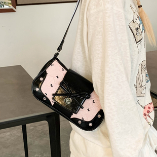 高级感小众2025包包女新款 单肩腋下包女士撞色小方包 爆款 百搭时尚