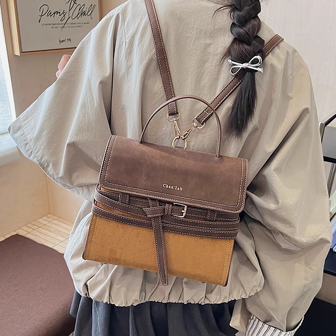 百搭大容量学生背包通勤包