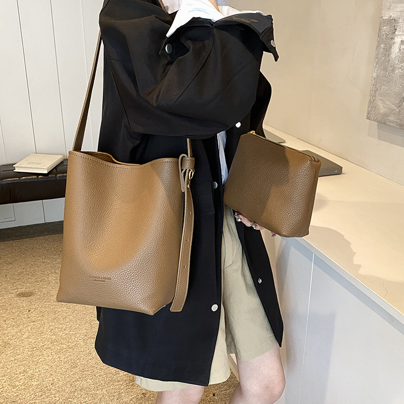 腋下包秋冬多功能单肩斜挎包