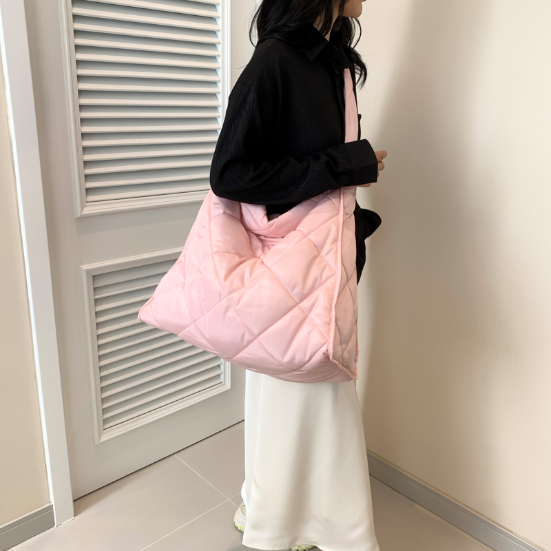 2025新款潮小众女大学生托特包