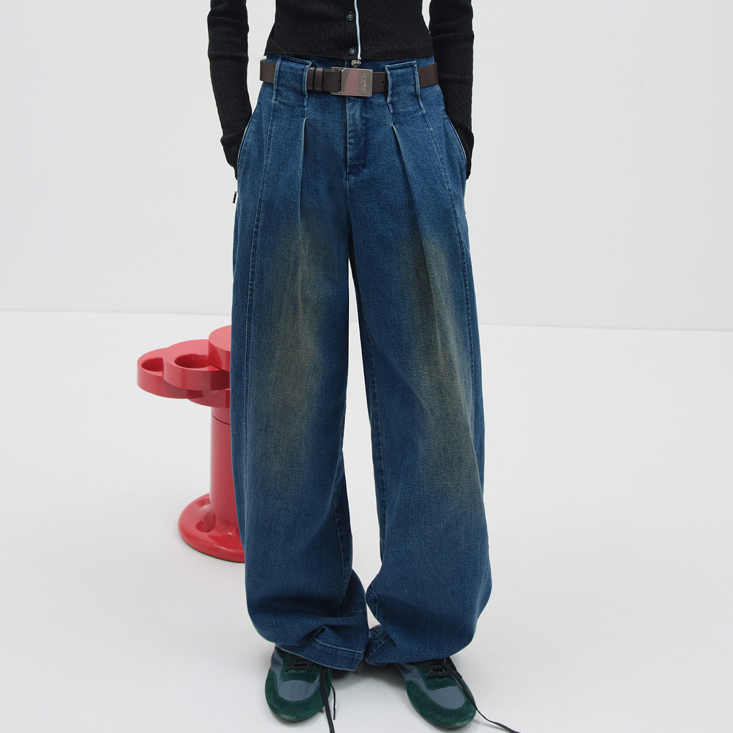 NMORE设计师品牌 【姚景元同款】25秋季新款宽腰带装饰褶裥牛仔裤