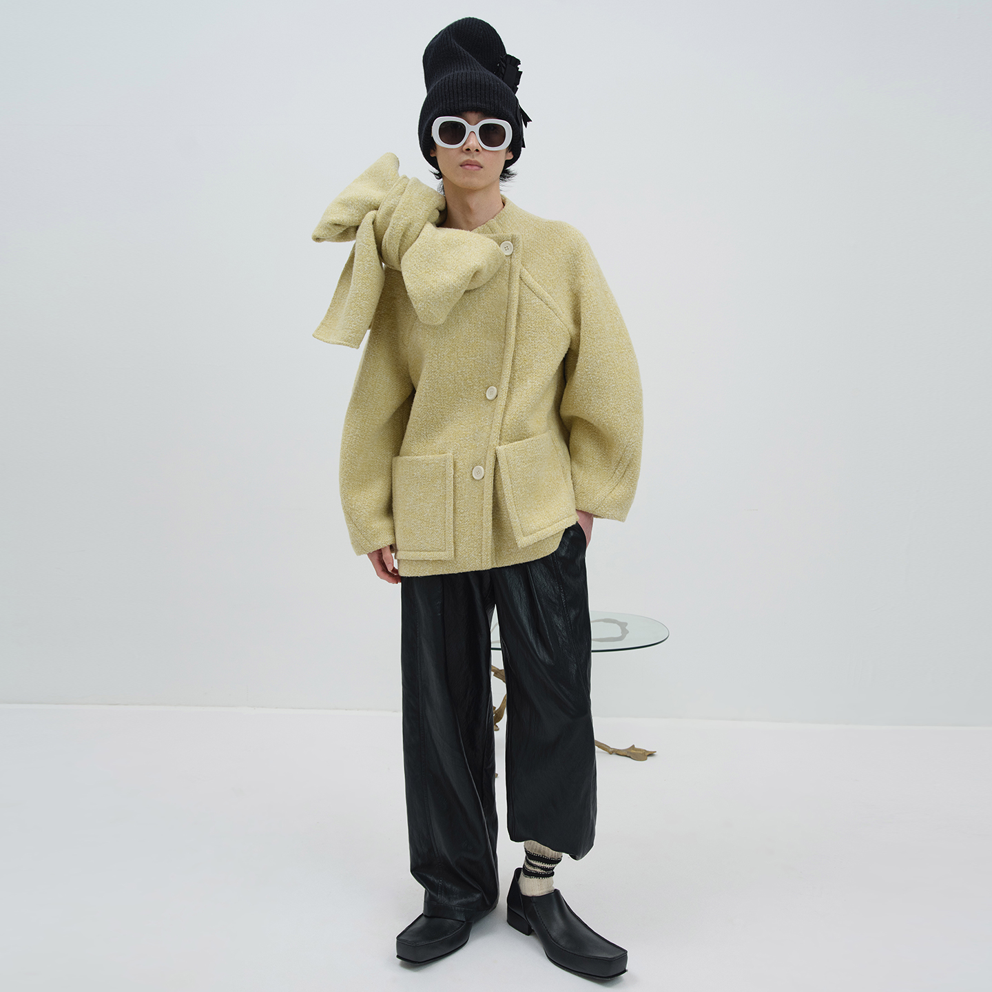 NMORE设计师品牌 25冬季新款 柳芽黄围巾造型廓形大衣