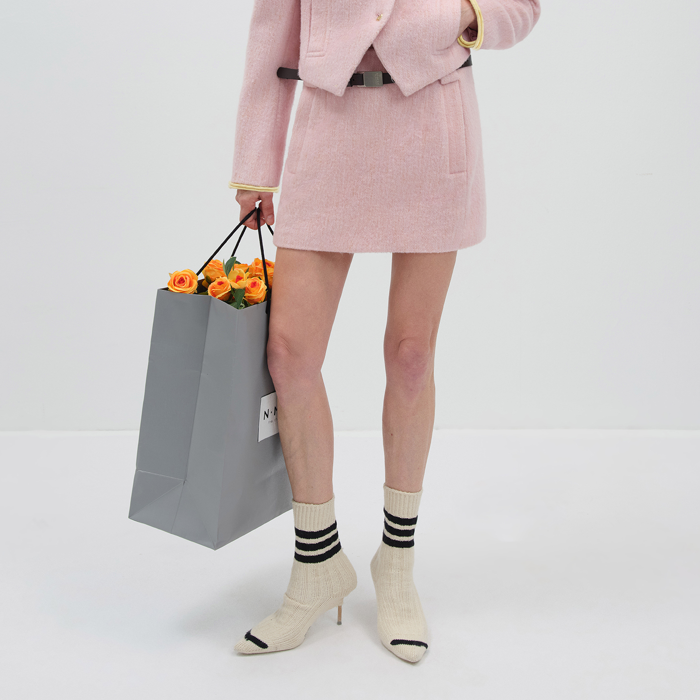 NMORE设计师品牌 【王凯慈同款】25冬季新款 装饰腰带羊毛短裙