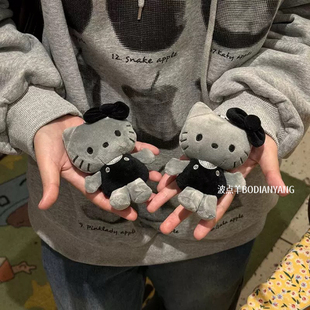 50周年黑灰背心kt猫毛绒挂件Kitty公仔玩偶书包挂饰钥匙扣女礼物