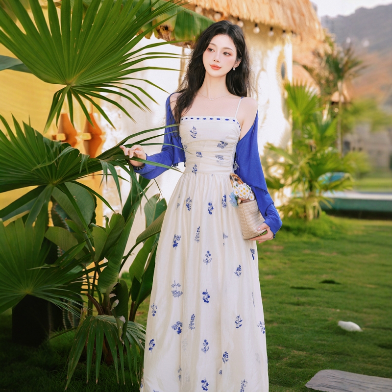 巨好看的夏日绝美小裙子独特漂亮掐腰白色吊带连衣裙海边度假长裙