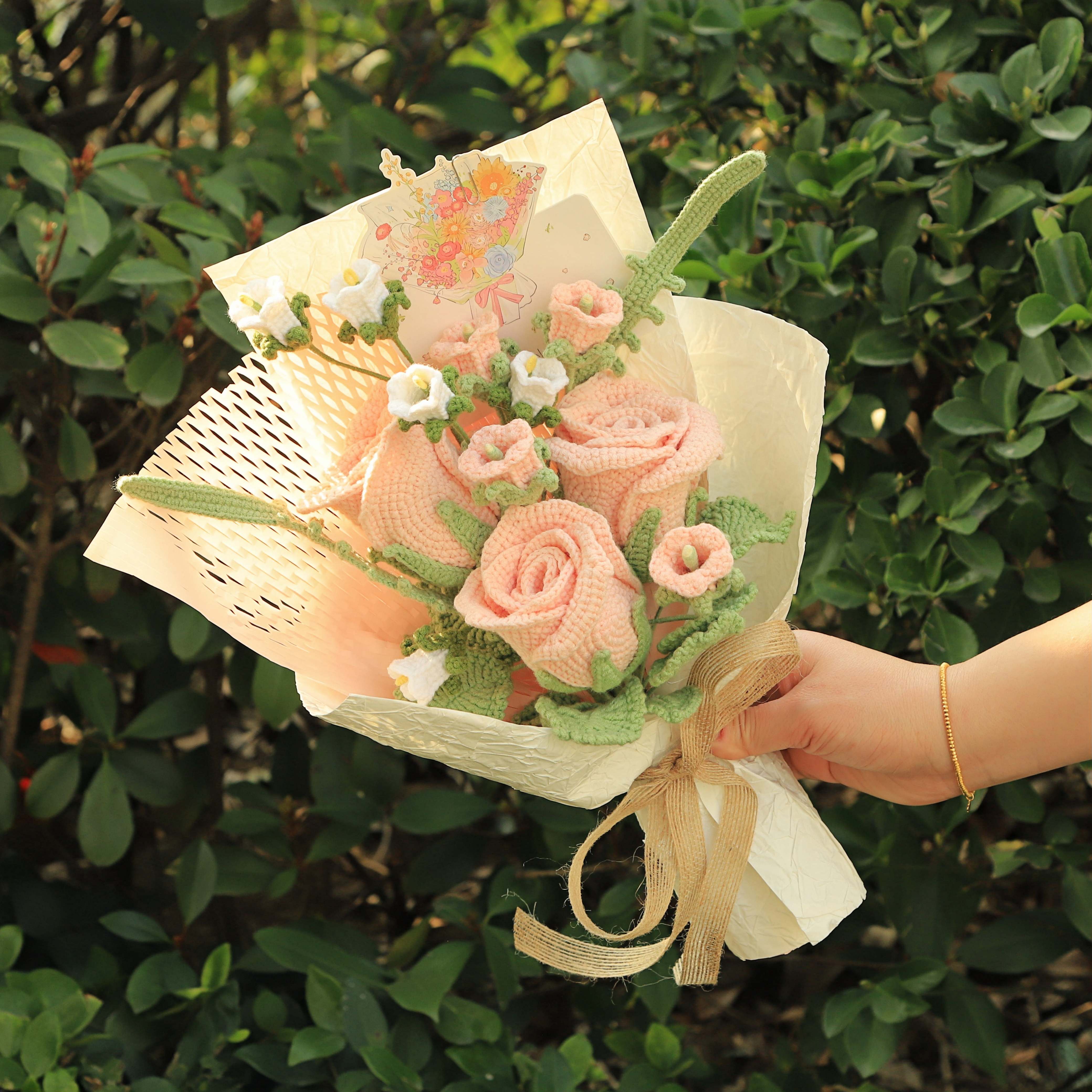 成品情人节玫瑰针织混搭酒杯玫瑰手捧花束送女友闺蜜森系生日礼物