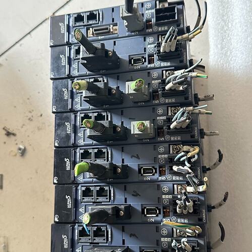 议价富士驱动器RYH401F5-VV2 400W 的功能正可维修