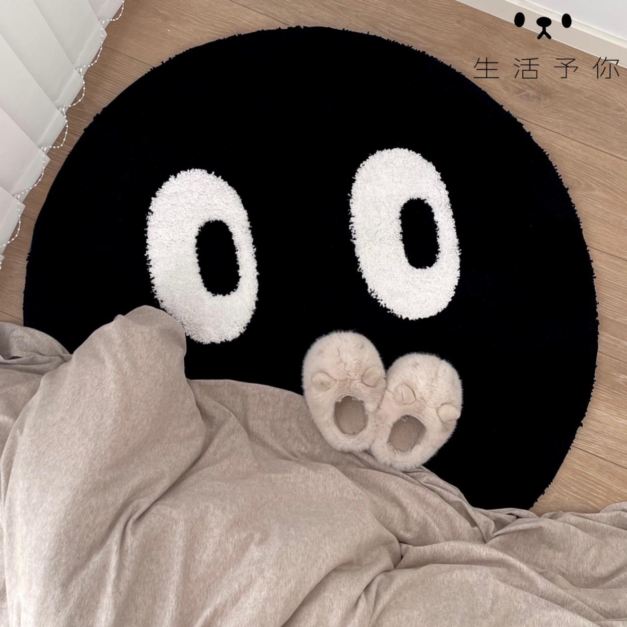 生活予你可爱植绒黑色圆形地毯卧室床边家用ins创意小黑脸地毯