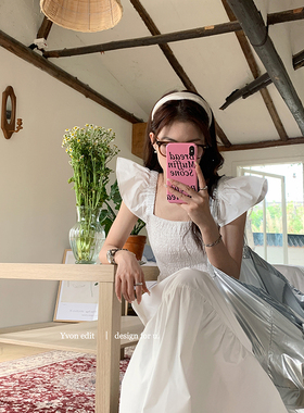 JUNZE 设计感小众小飞袖气质白色连衣裙女士高腰显瘦露肩吊带裙子